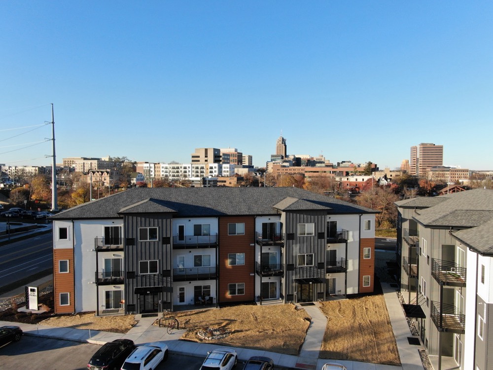 REO Gateway Apartments